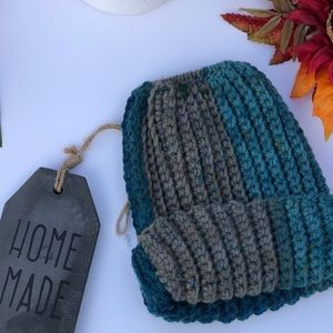 Childs messy bun pony tail hat